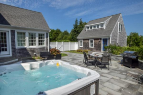 2 Miles to Nauset Beach and convenient to town